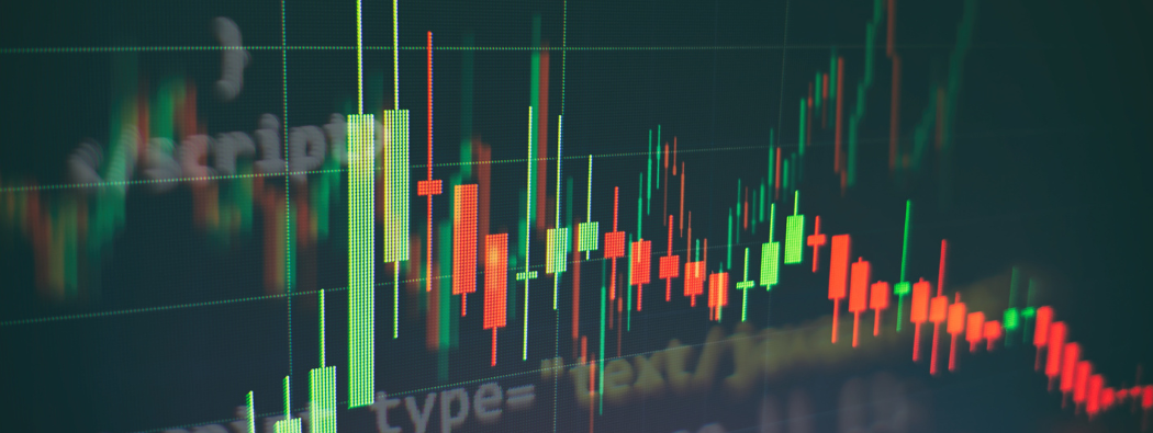 تداول صناديق المؤشرات المتداولة (ETFs) مقابل المؤشرات التقليدية: أيهما أنسب لك؟