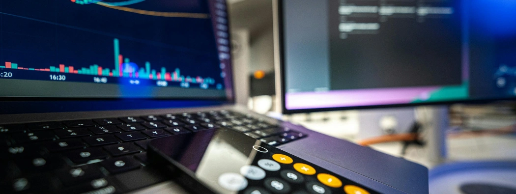 Investors on Edge as Data Delays and Trade Uncertainty Stir Market Caution (Nov 3–7, 2025)